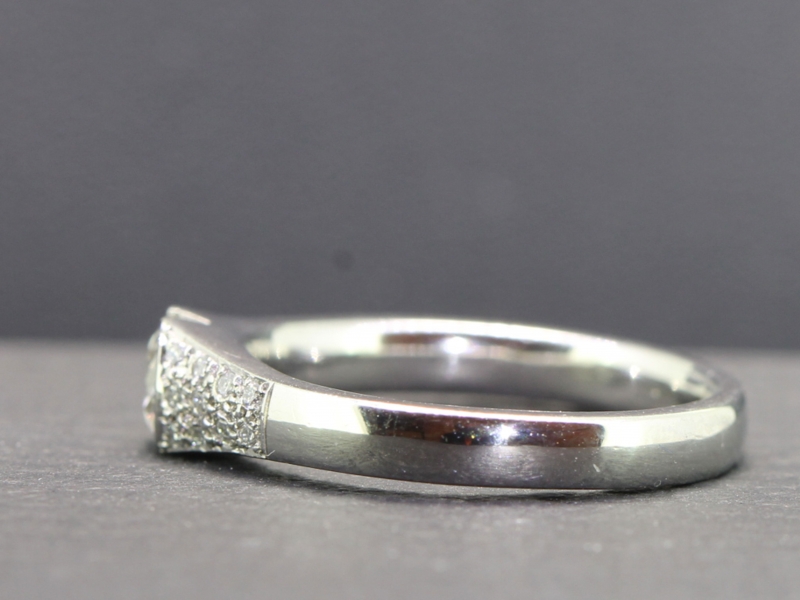 FABULOUS ART DECO INSPIRED PLATINUM DIAMOND RING