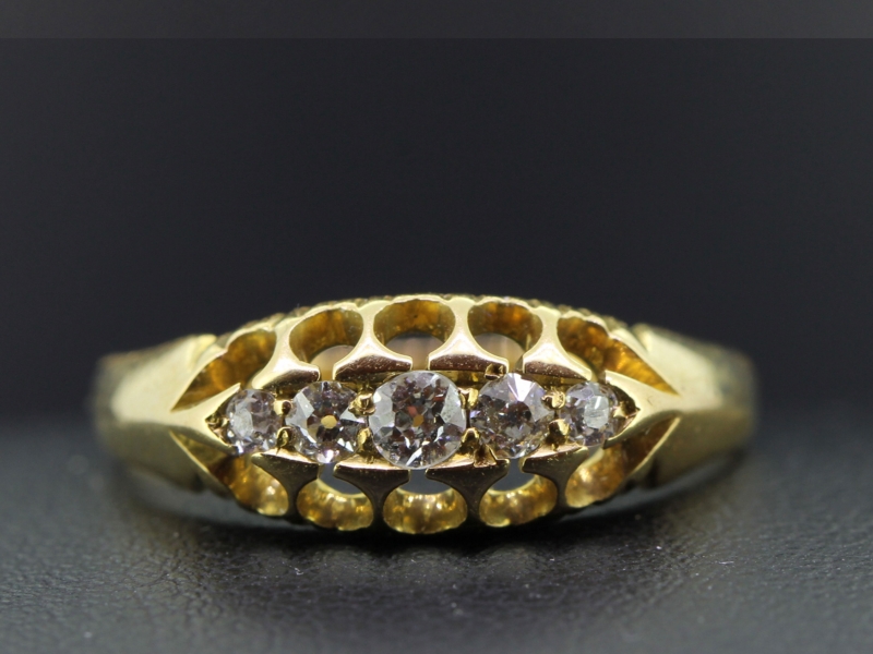 LOVELY EDWARDIAN DIAMOND 18 CARAT GOLD BAND