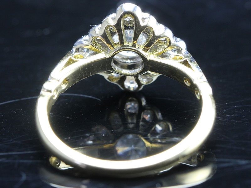 EXQUISITE ART DECO INSPIRED DIAMOND 18 CARAT GOLD RING