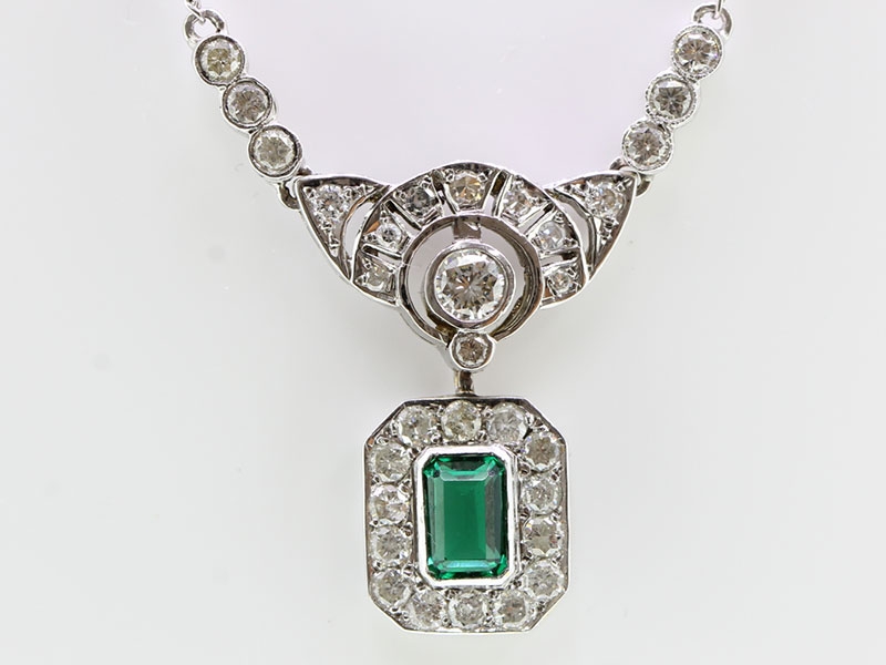  STUNNING EMERALD AND DIAMOND ART DECO INSPIRED NECKLACE