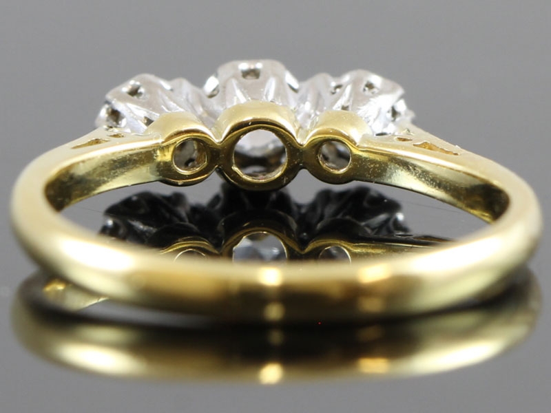 GRACEFUL EDWARDIAN TRILOGY DIAMOND 18 CARAT GOLD RING