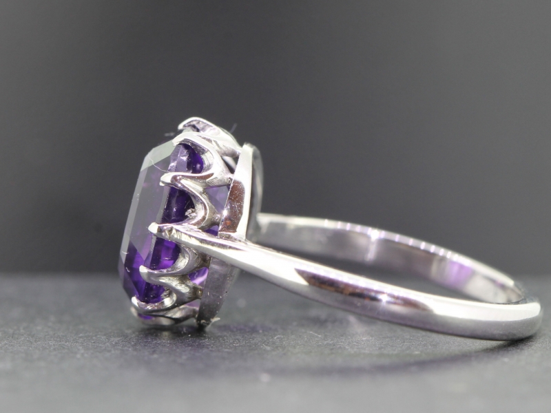 GORGEOUS 1920s AMETHYST PLATINUM SOLITAIRE RING