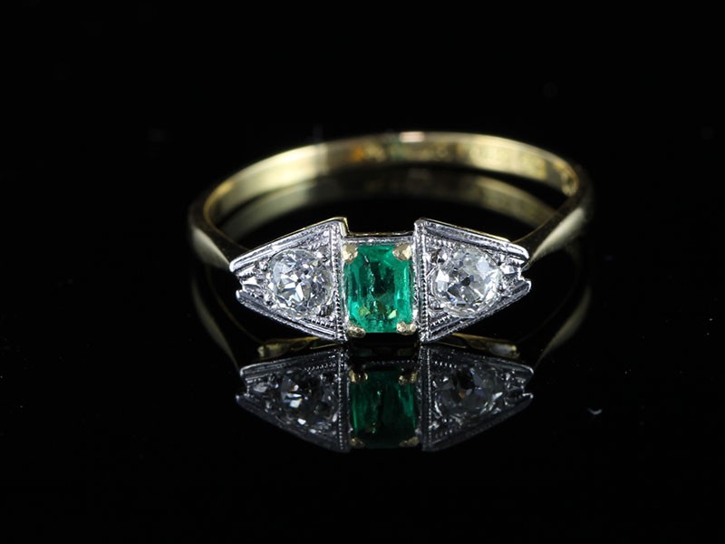 STUNNING CIRCA 1920's COLUMBIAN EMERALD AND DIAMOND GOLD AND PLATINUM RING