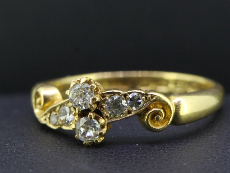 GORGEOUS EDWARDIAN DIAMOND 18 CARAT GOLD RING