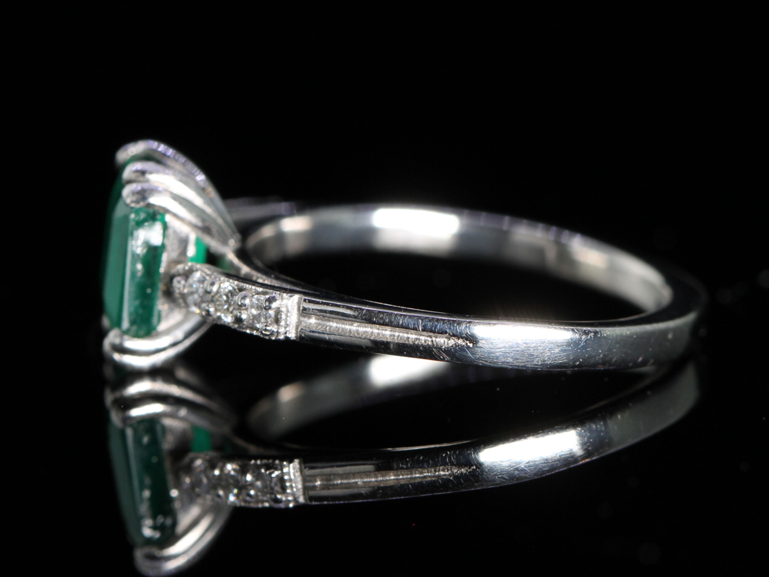 Vintage Colombian Emerald and Diamond Platinum Ring 