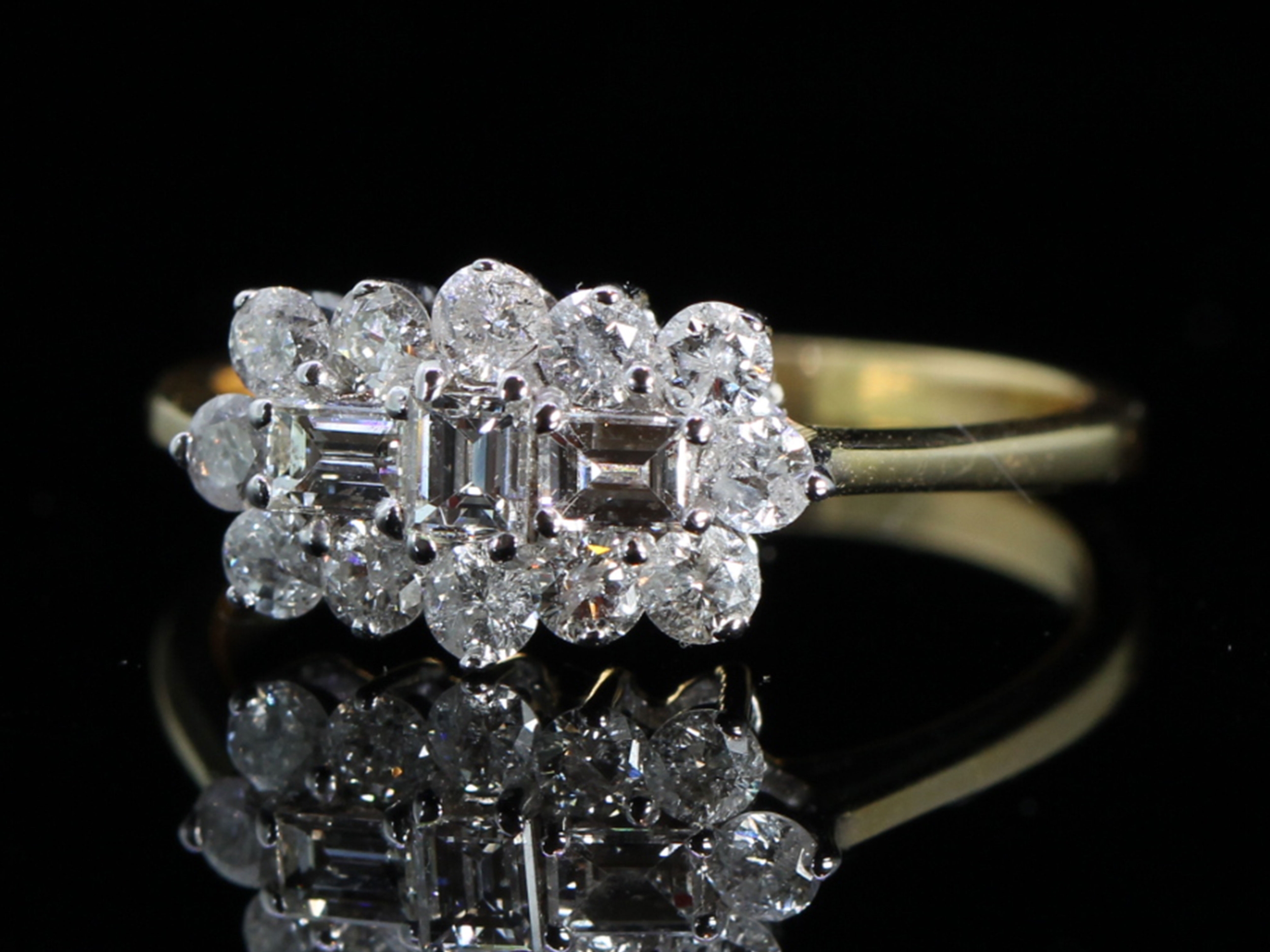 Vintage Diamond 18ct Gold Cluster Ring