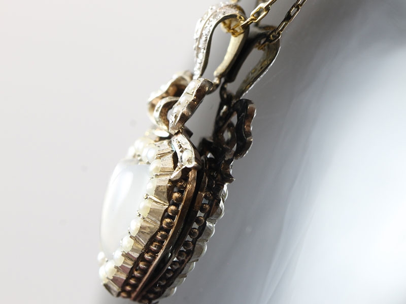  ROMANTIC MOONSTONE, PEARL AND DIAMOND SILVER PENDANT AND GOLD CHAIN