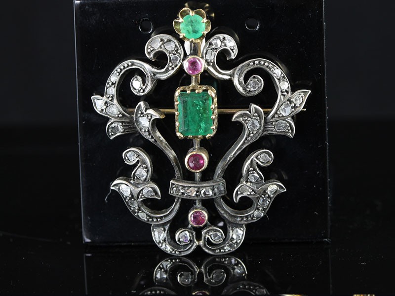 STUNNING VICTORIAN INSPIRED BROOCH AND/OR PENDANT.