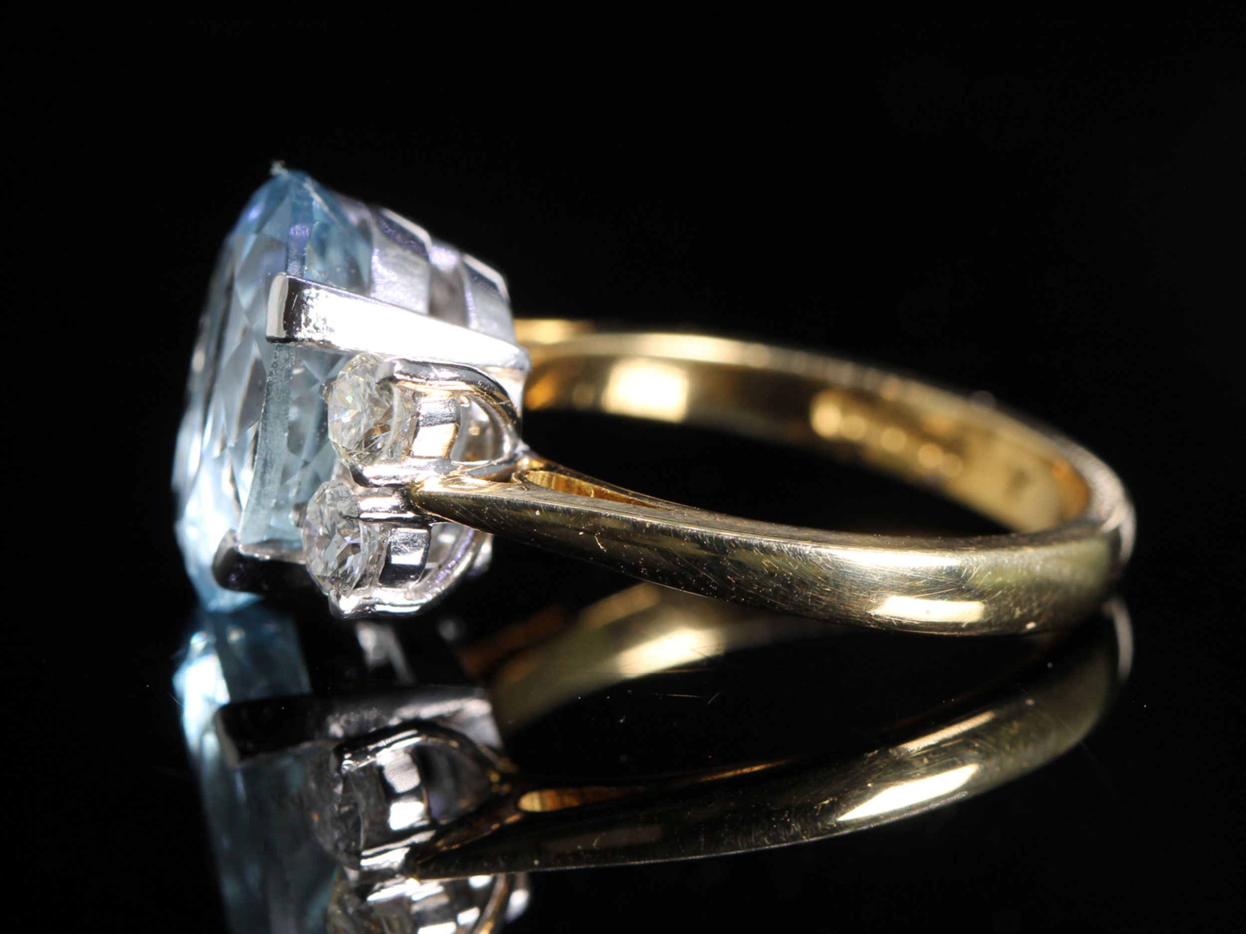 Vintage 4ct Aquamarine and Diamond 18ct Gold Ring