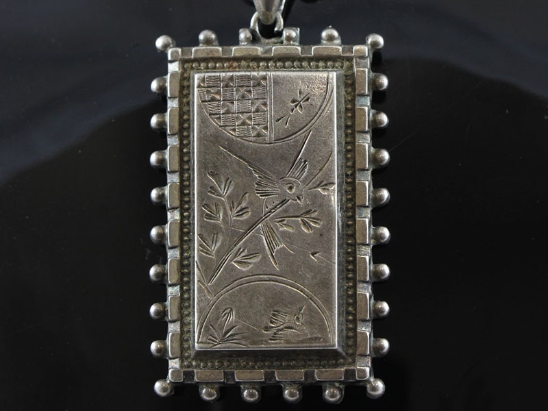 WONDERFUL VICTORIAN SILVER LOCKET AND CHAIN