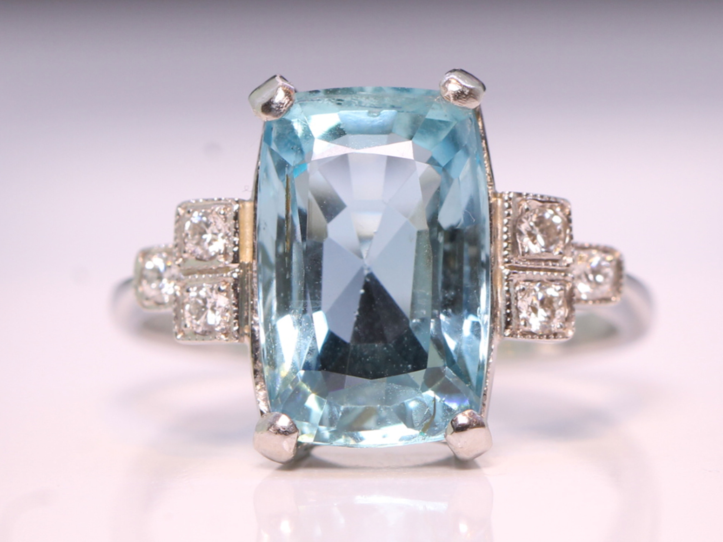 Art Deco 4.37 carat  Aquamarine and Diamond Platinum Ring 