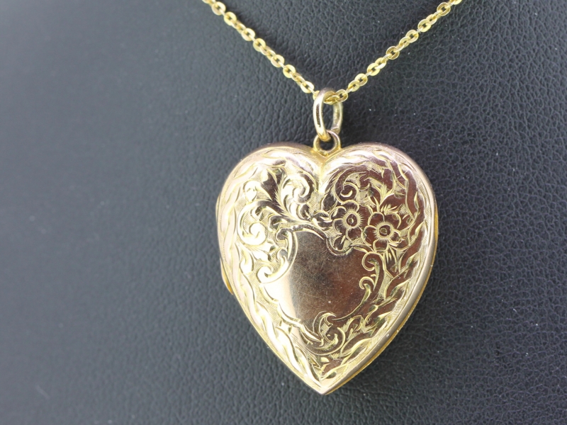  STUNNING EDWARDIAN 9 CARAT GOLD HEART LOCKET