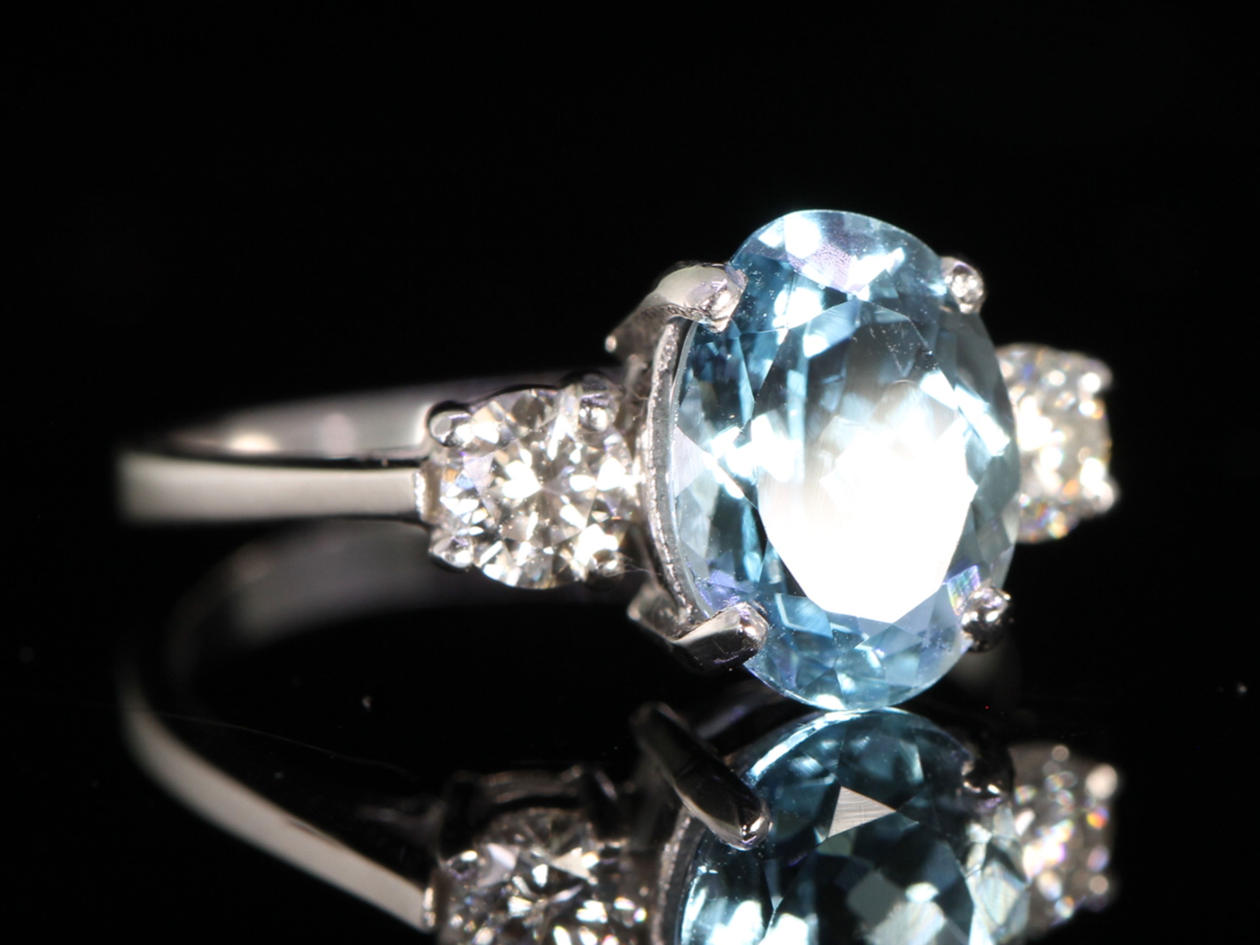  Vintage 4ct Aquamarine and Diamond 18ct Gold Trilogy Ring
