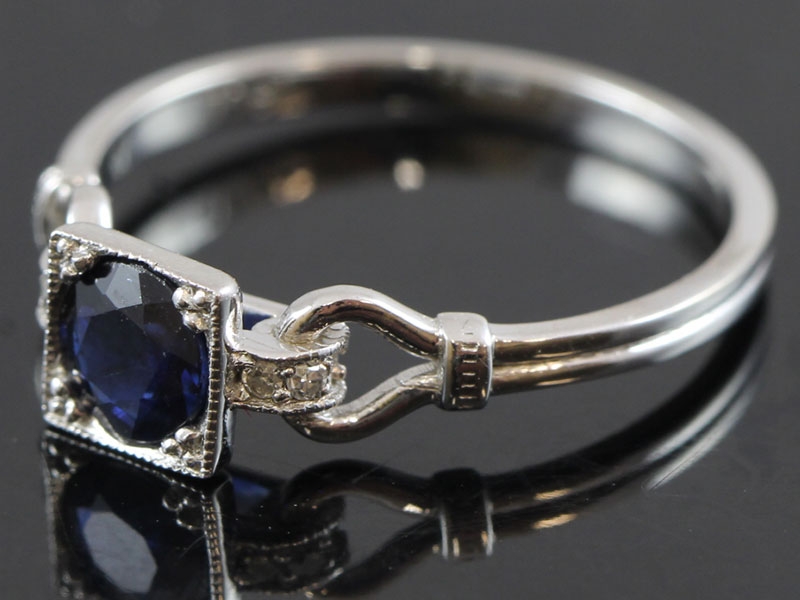 LOVELY SAPPHIRE AND DIAMOND 18 CARAT GOLD RING