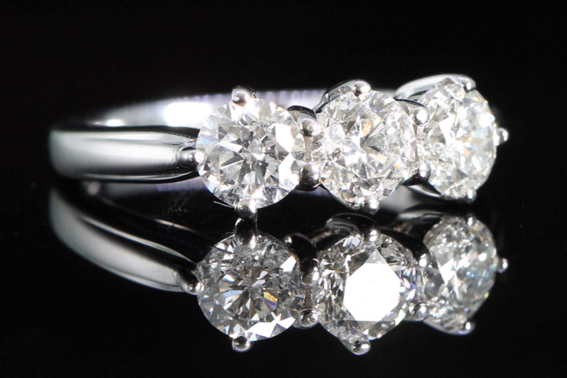  Vintage Diamond 18ct Gold Trilogy Ring