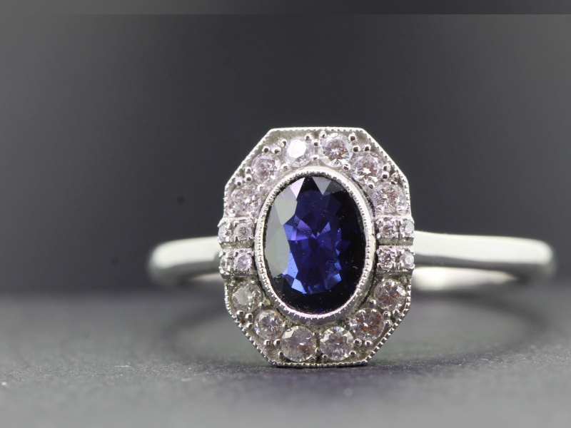 WONDERFUL SAPPHIRE AND DIAMOND CLUSTER PLATINUM RING