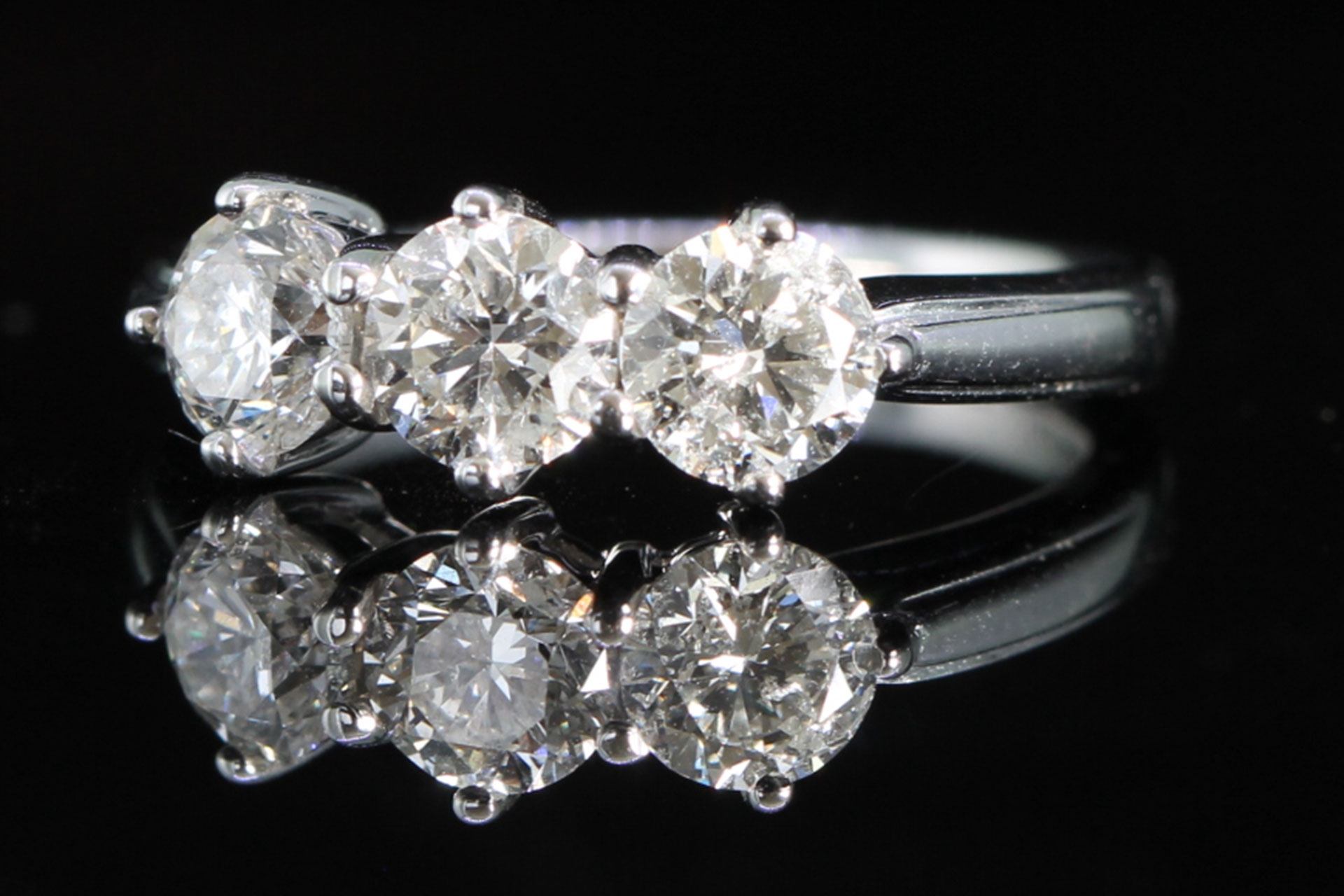  Vintage Diamond 18ct Gold Trilogy Ring