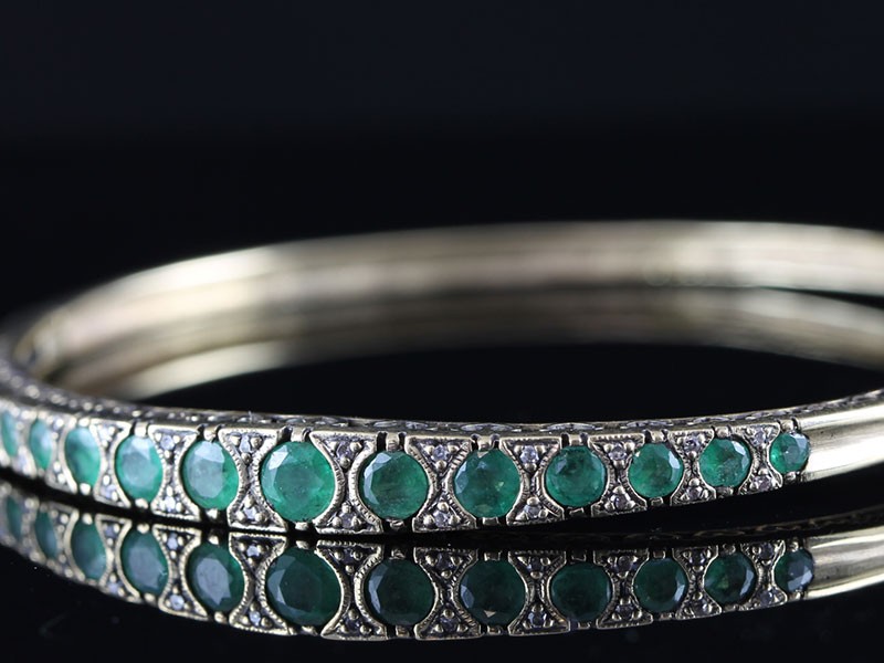 WONDERFUL EMERALD AND DIAMOND BANGLE HANDCRAFTED IN 9 CARAT GOLD