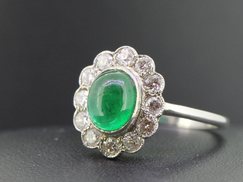 ELEGANT CABOCHON COLOMBIAN EMERALD AND DIAMOND PLATINUM CLUSTER RING 