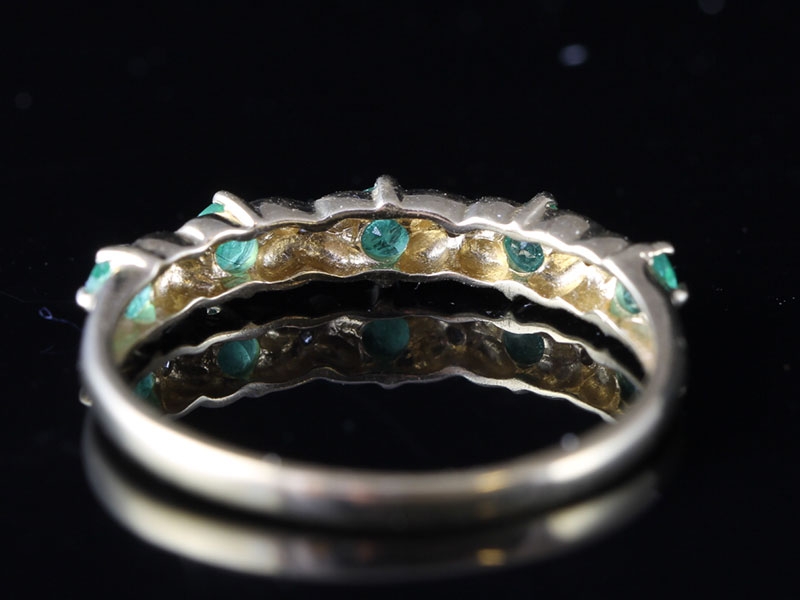 CHARMING 5 STONE EMERALD AND DIAMOND 9 CARAT GOLD RING