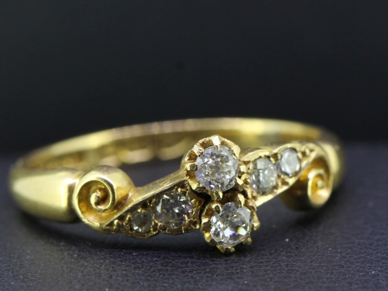 GORGEOUS EDWARDIAN DIAMOND 18 CARAT GOLD RING