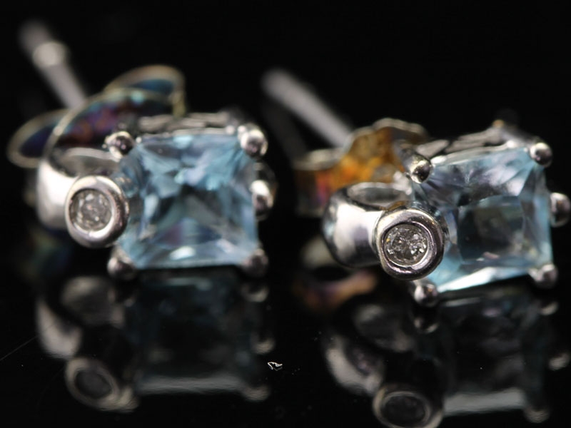 FABULOUS AQUAMARINE AND DIAMOND 9 CARAT GOLD STUD EARRINGS