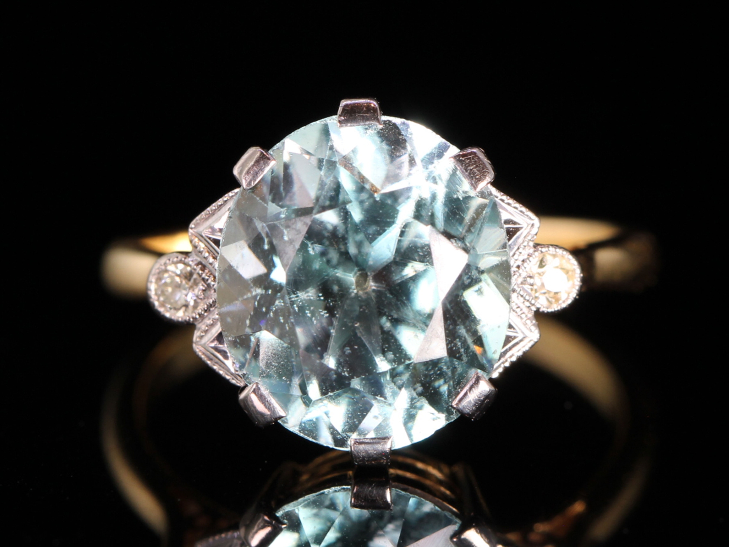 Art Deco Natural Blue Zircon 18ct Gold Cocktail Ring