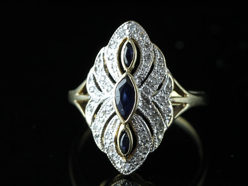 		 BEAUTIFUL NEVETTE SHAPED SAPPHIRE AND DIAMOND 9 CARAT GOLD CLUSTER RING		