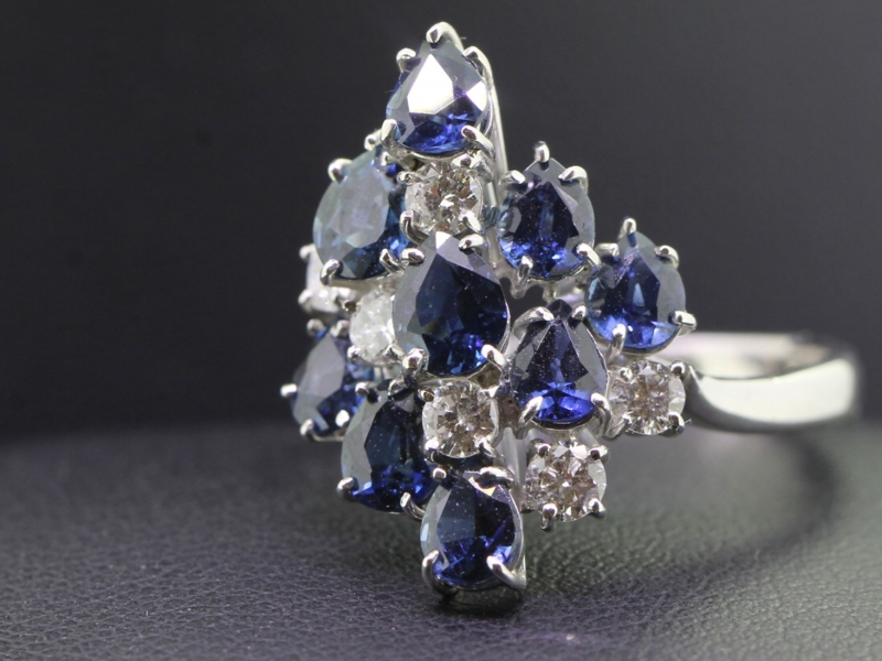 MAGNIFICENT BOLD COCKTAIL SAPPHIRE AND DIAMOND 18 CARAT GOLD CLUSTER COCKTAIL RING