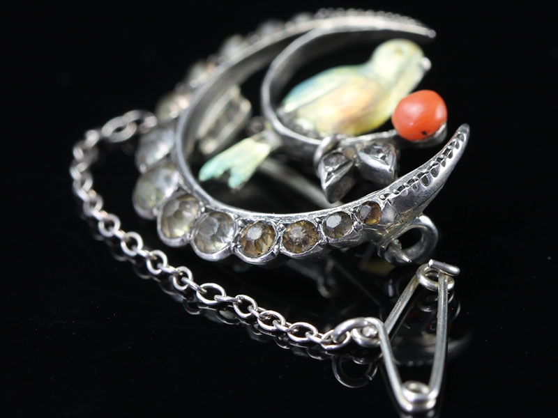   GORGEOUS VICTORIAN SILVER BIRD BROOCH CRESCENT MOON WITH PASTE STONES