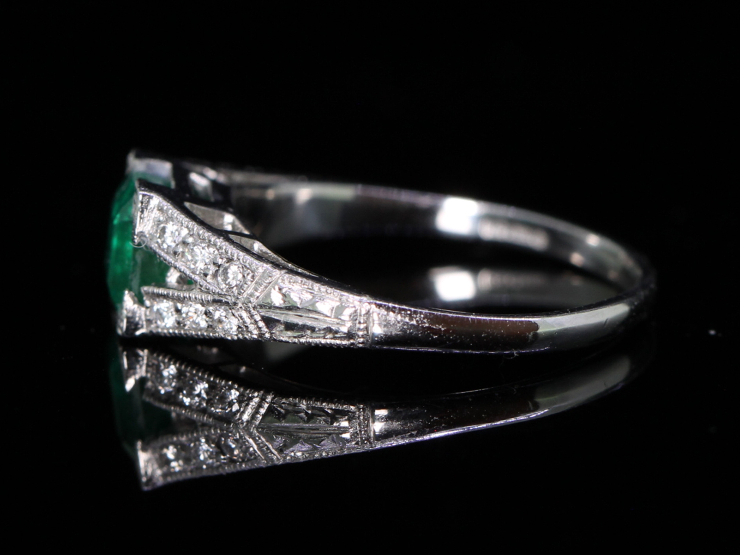 Unique Colombian Emerald and Diamond 18 Carat Gold Ring