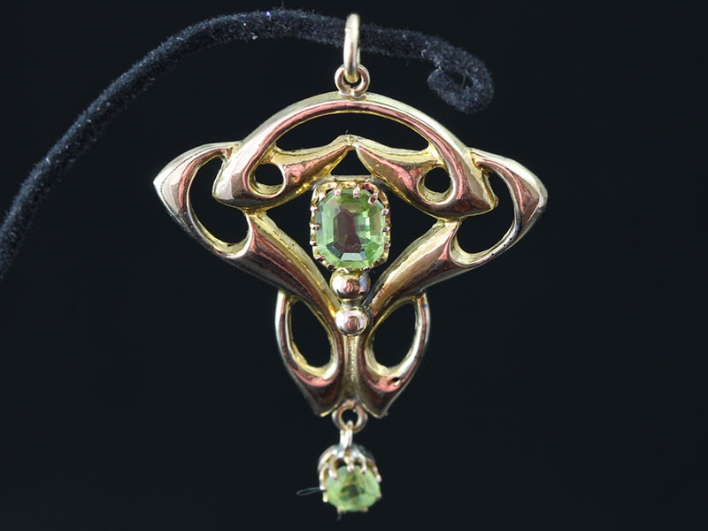  BEAUTIFUL ART DECO PERIDOT 9 CARAT GOLD PENDANT