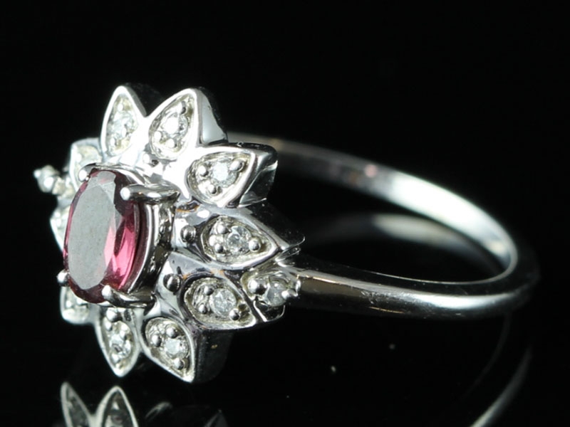 ELEGANT RUBY AND DIAMOND CLUSTER 9 CARAT GOLD RING 