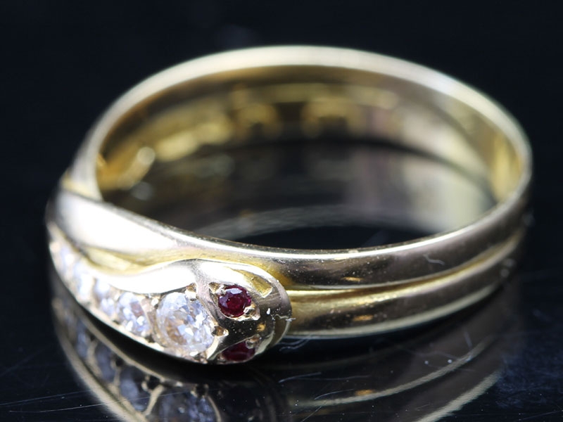  BEAUTIFUL EDWARDIAN DIAMOND AND RUBY SNAKE 18 CARAT GOLD RING