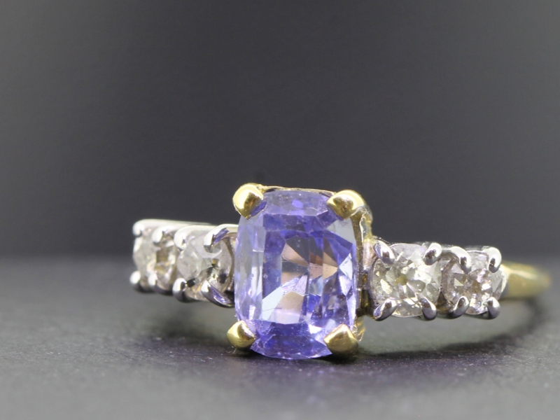 ENCHANTING SAPPHIRE AND DIAMOND 18 CARAT GOLD RING