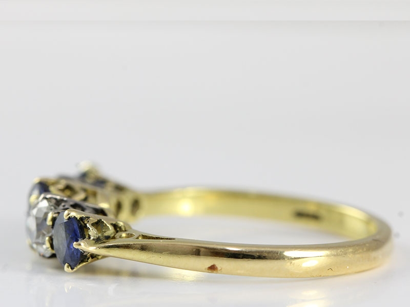  BEAUTIFUL SAPPHIRE AND DIAMOND 18 CARAT GOLD FIVE STONE RING