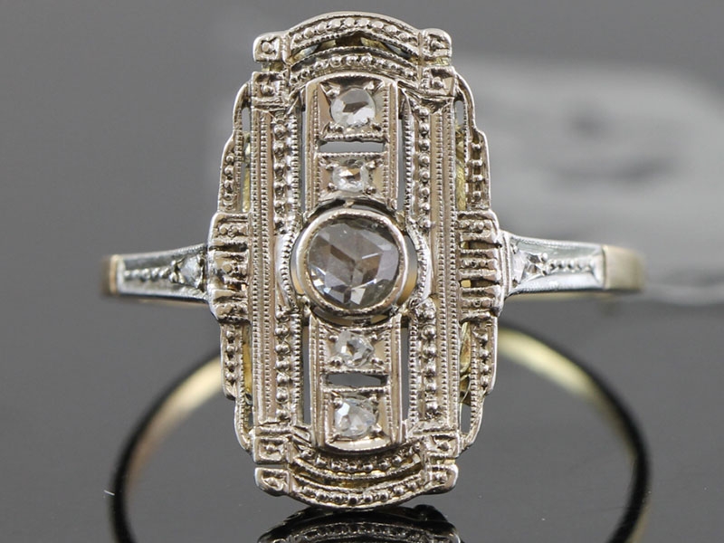 FINE DIAMOND ART DECO PLATINUM AND 18 CARAT GOLD PLAQUE RING