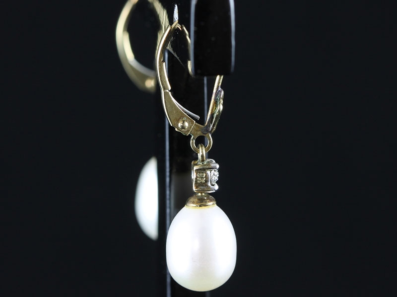 ELEGANT NATURAL PEARL AND DIAMOND 9 CARAT GOLD EARRINGS