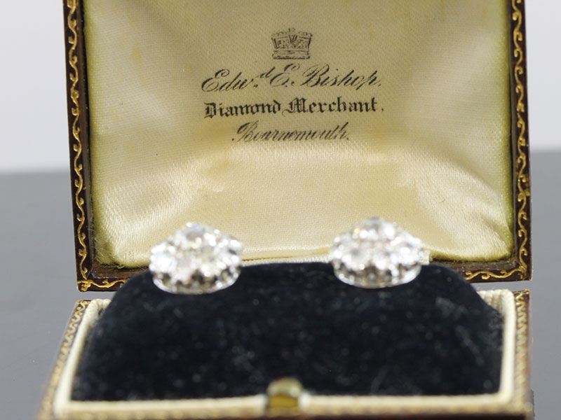 STUNNING GEORGIAN DIAMOND 18 CARAT GOLD STUD EARRINGS