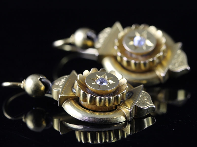 BEAUTIFUL VICTORIAN DIAMOND 15 CARAT GOLD EARRINGS CIRCA 1885