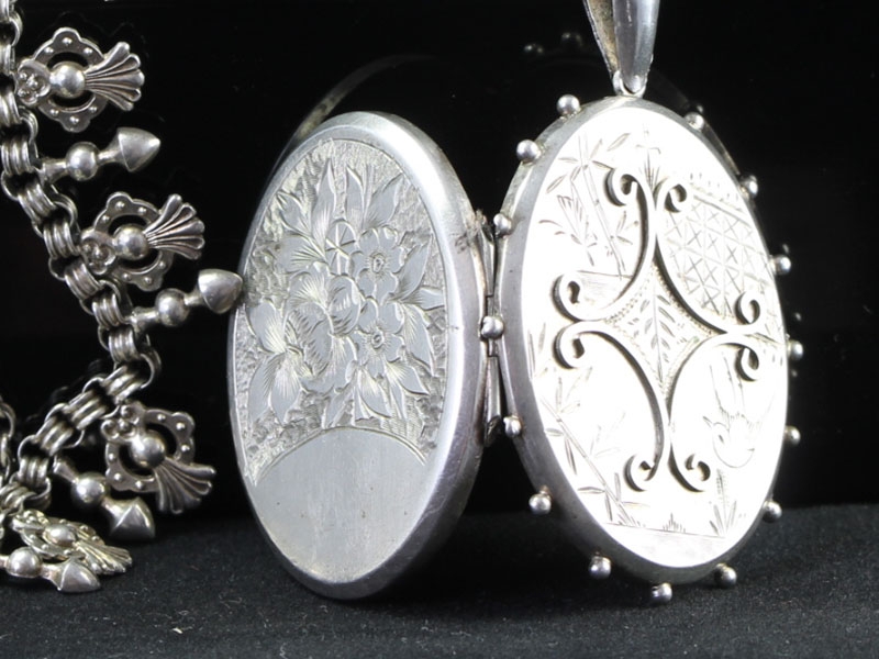 RARE EDWARDIAN SILVER LOCKET AND COLLARETTE � CIRCA 1800 