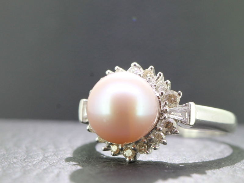  BEAUTIFUL PINK PEARL AND DIAMOND 18 CARAT GOLD COCKTAIL RING