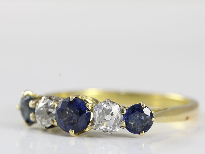  BEAUTIFUL SAPPHIRE AND DIAMOND 18 CARAT GOLD FIVE STONE RING