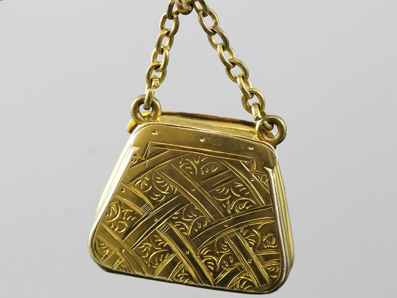 UNIQUE RARE EDWARDIAN  15 CARAT GOLD BAG LOCKET