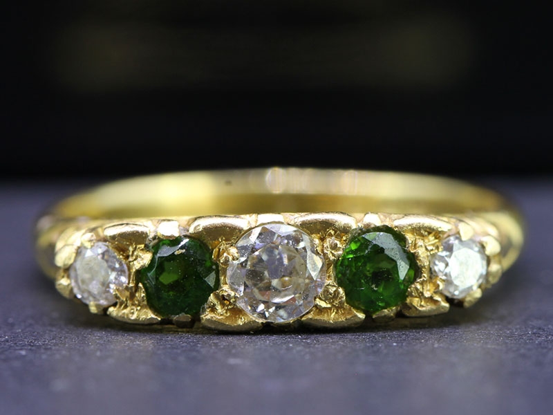  TANTALISING DEMANTOID GARNET AND DIAMOND 18 CARAT GOLD RING