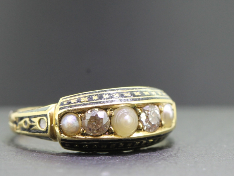 FABULOUS VICTORIAN 15 CARAT GOLD BLACK ENAMEL PEARL AND DIAMOND MOURNING RING