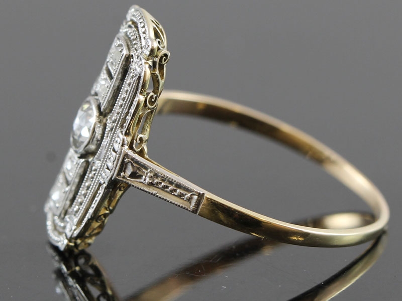 FINE DIAMOND ART DECO PLATINUM AND 18 CARAT GOLD PLAQUE RING