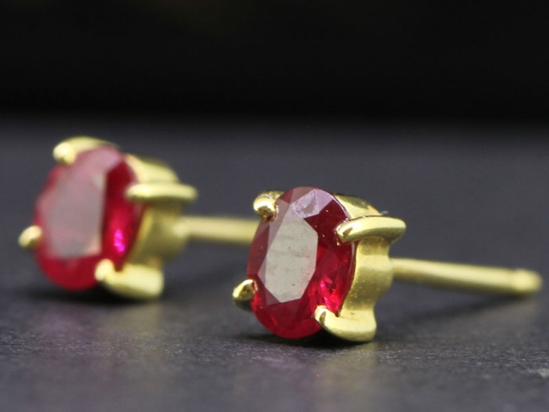 CLASSIC OVAL NATURAL RUBY 18 CARAT GOLD STUD EARRINGS