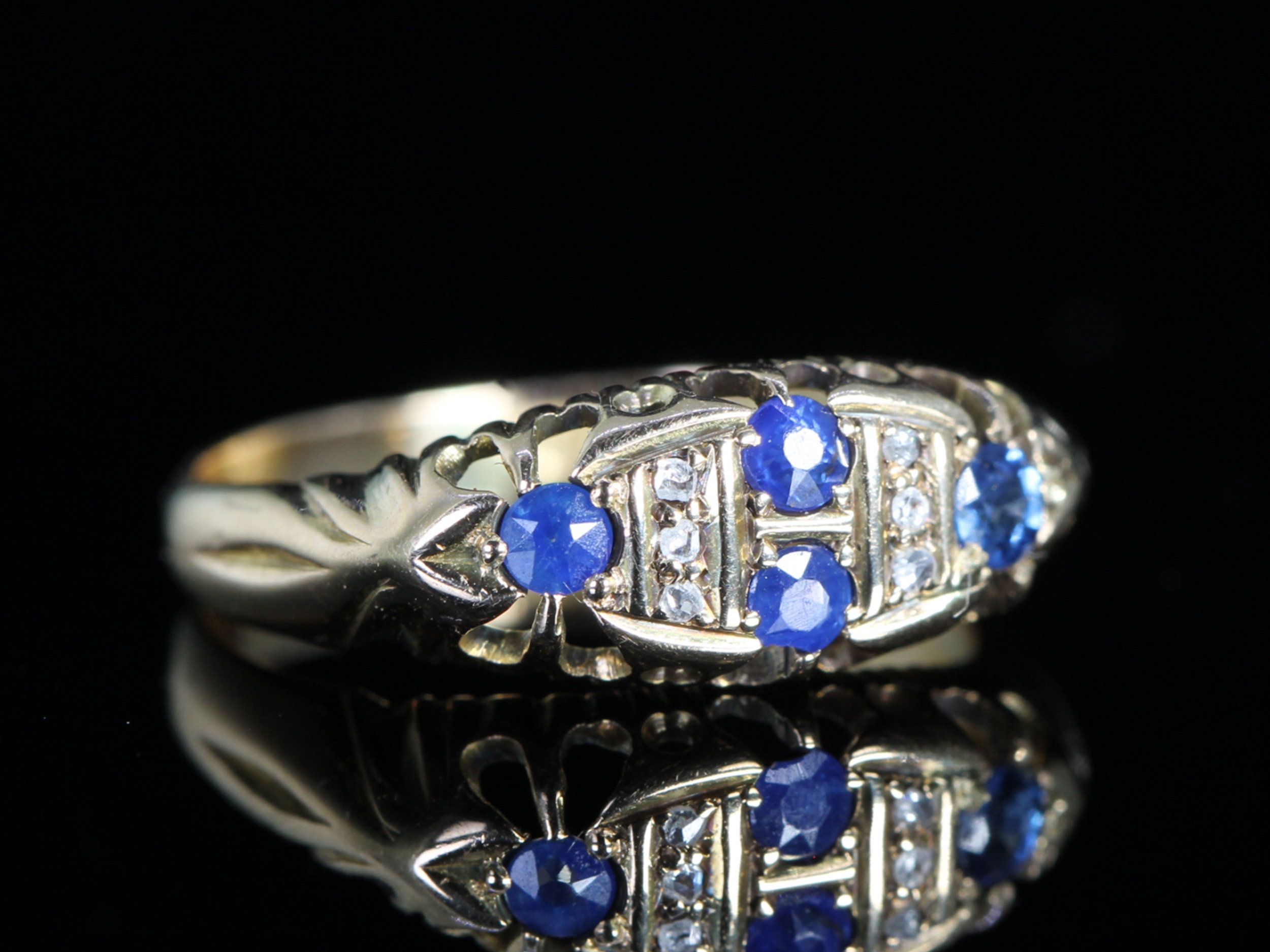 Edwardian Sapphire and Diamond 18ct Gold Gypsy Ring