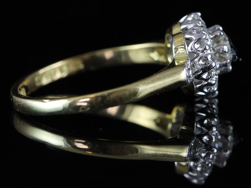 BEAUTIFUL CIRCA 1918 ROUND CUT DIAMOND RING WITH SHOULDER STONE IN 18 CARAT GOLD